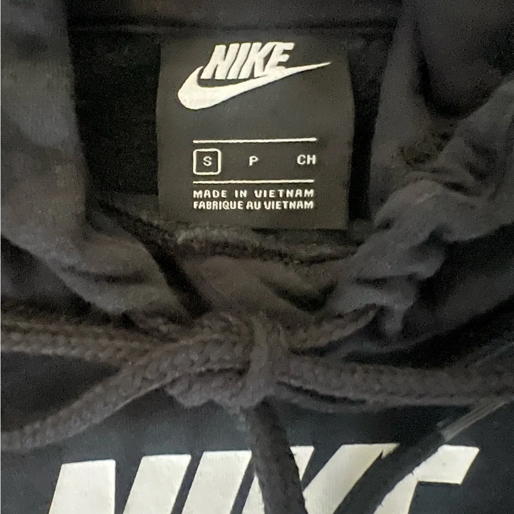 Nike Women’s Black Hoodie Cropped Pullover Logo Sweatshirt Small